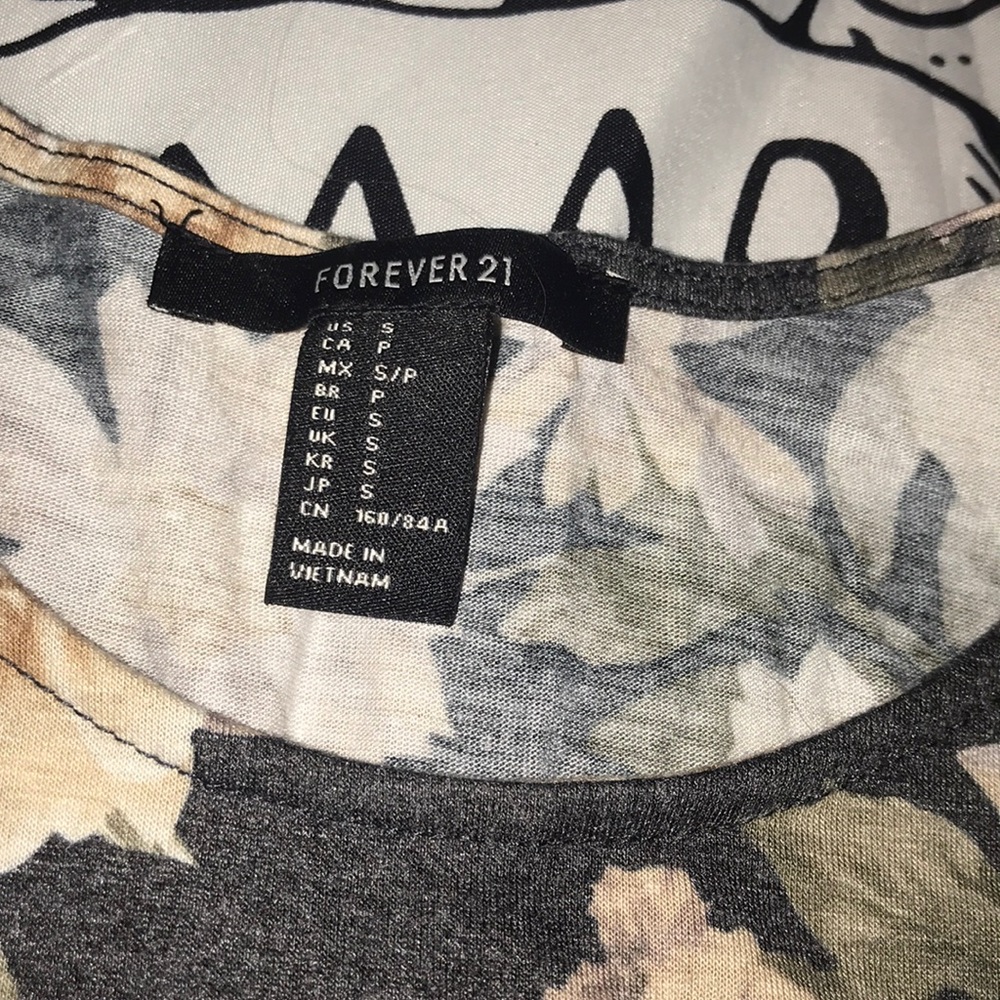 Crop top - Picture 3 of 3